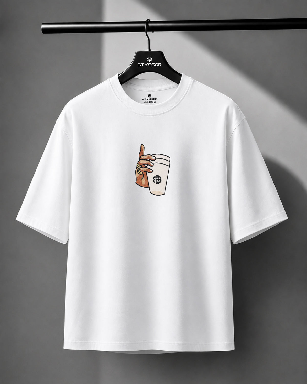 Styssor Cup Rug Embroidery White Oversized T-Shirt
