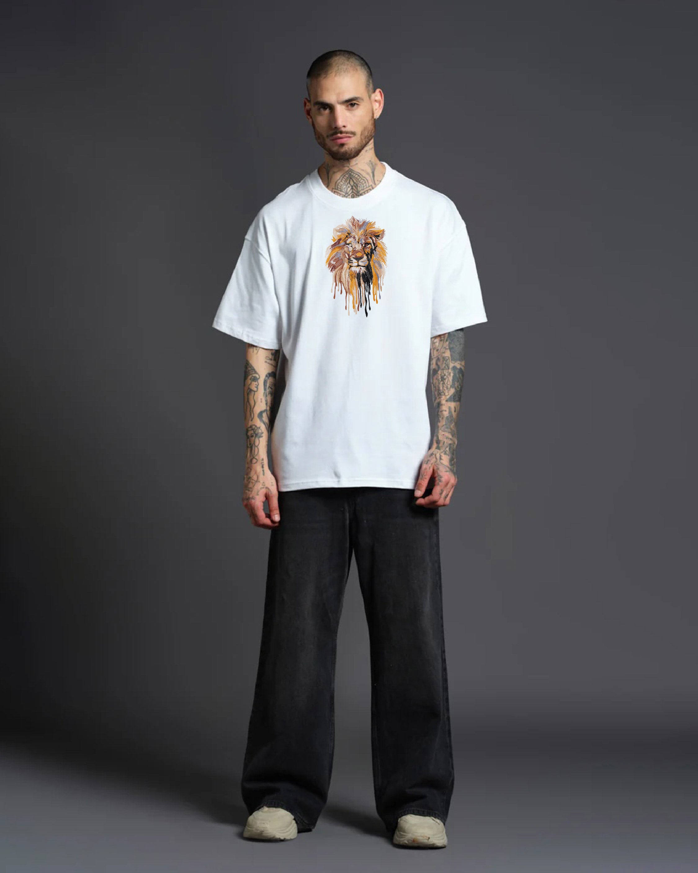 Lion Face Embroidery White Oversized T-Shirt2