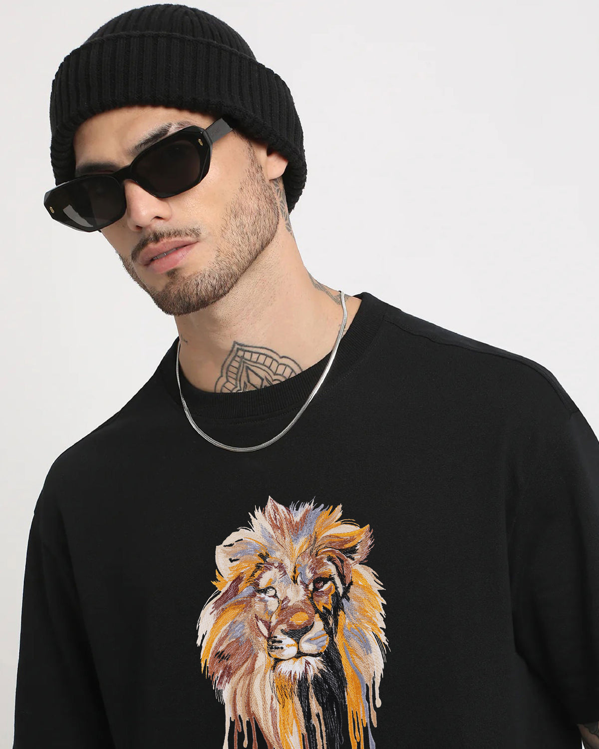 Lion Face Embroidery Black Oversized T-Shirt