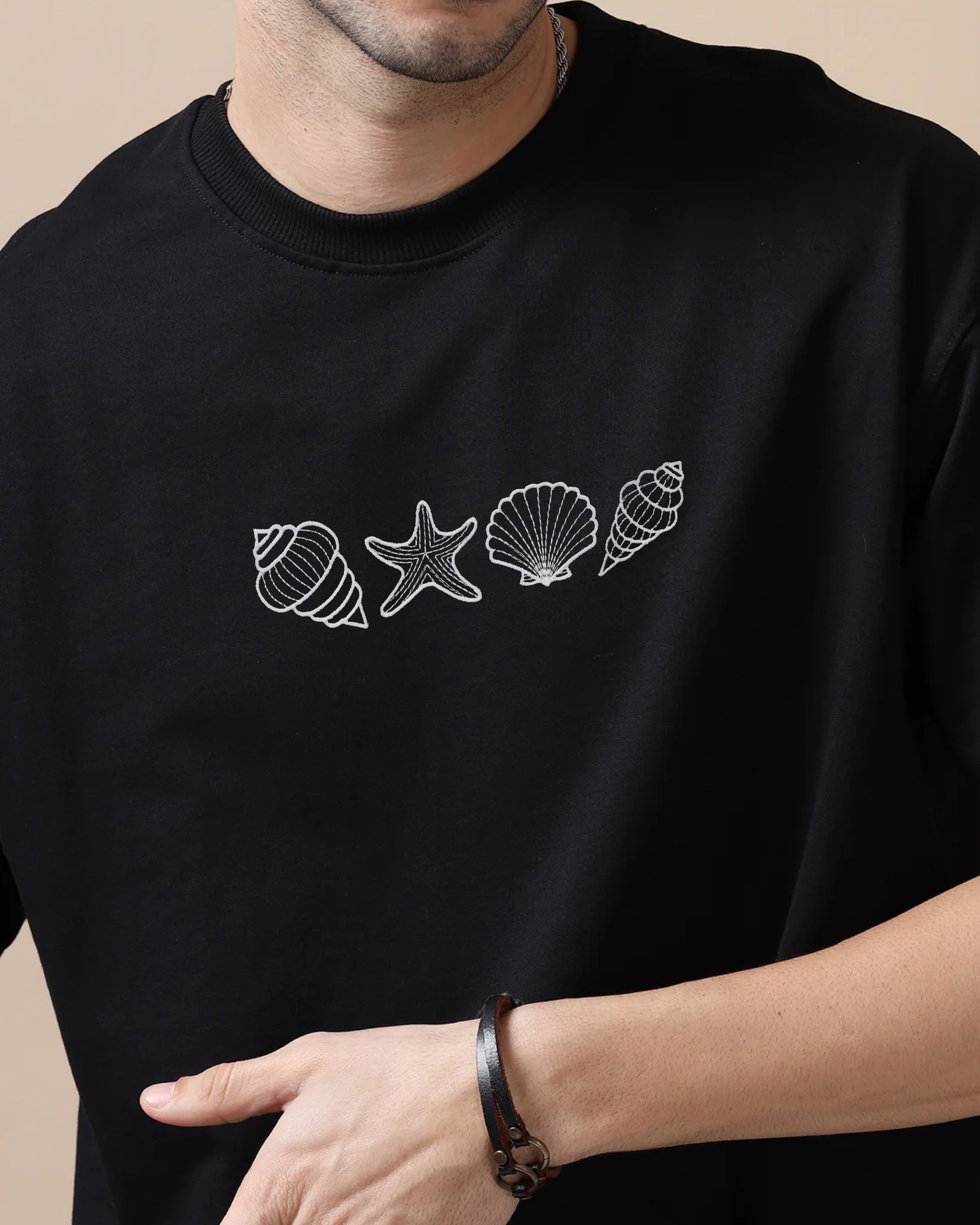 Seashell Embroidery Black Oversized T-Shirt