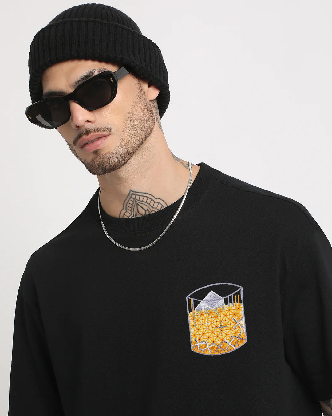 Whiskey Rocks Embroidery Black Oversized T-Shirt1