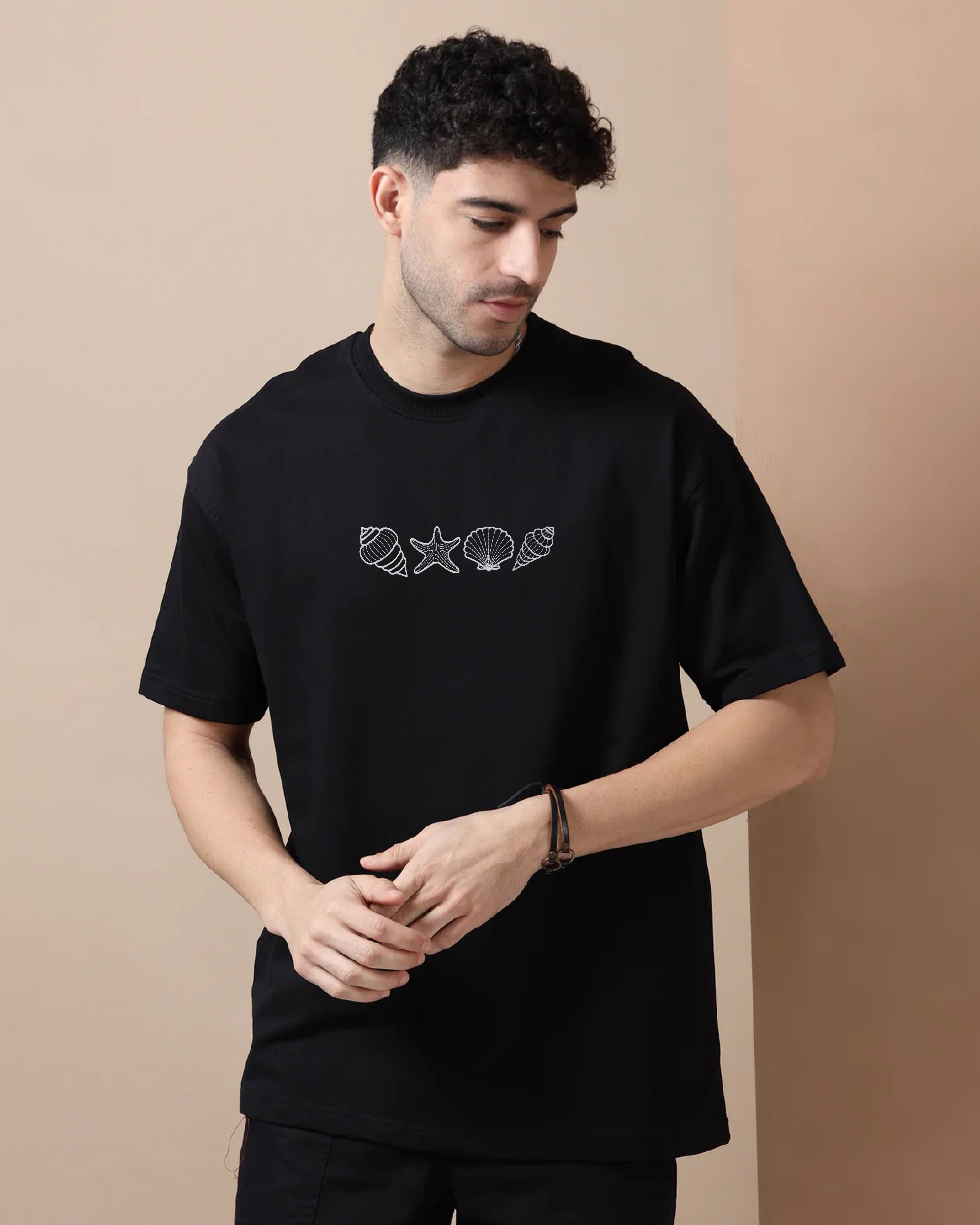 Seashell Embroidery Black Oversized T-Shirt 2