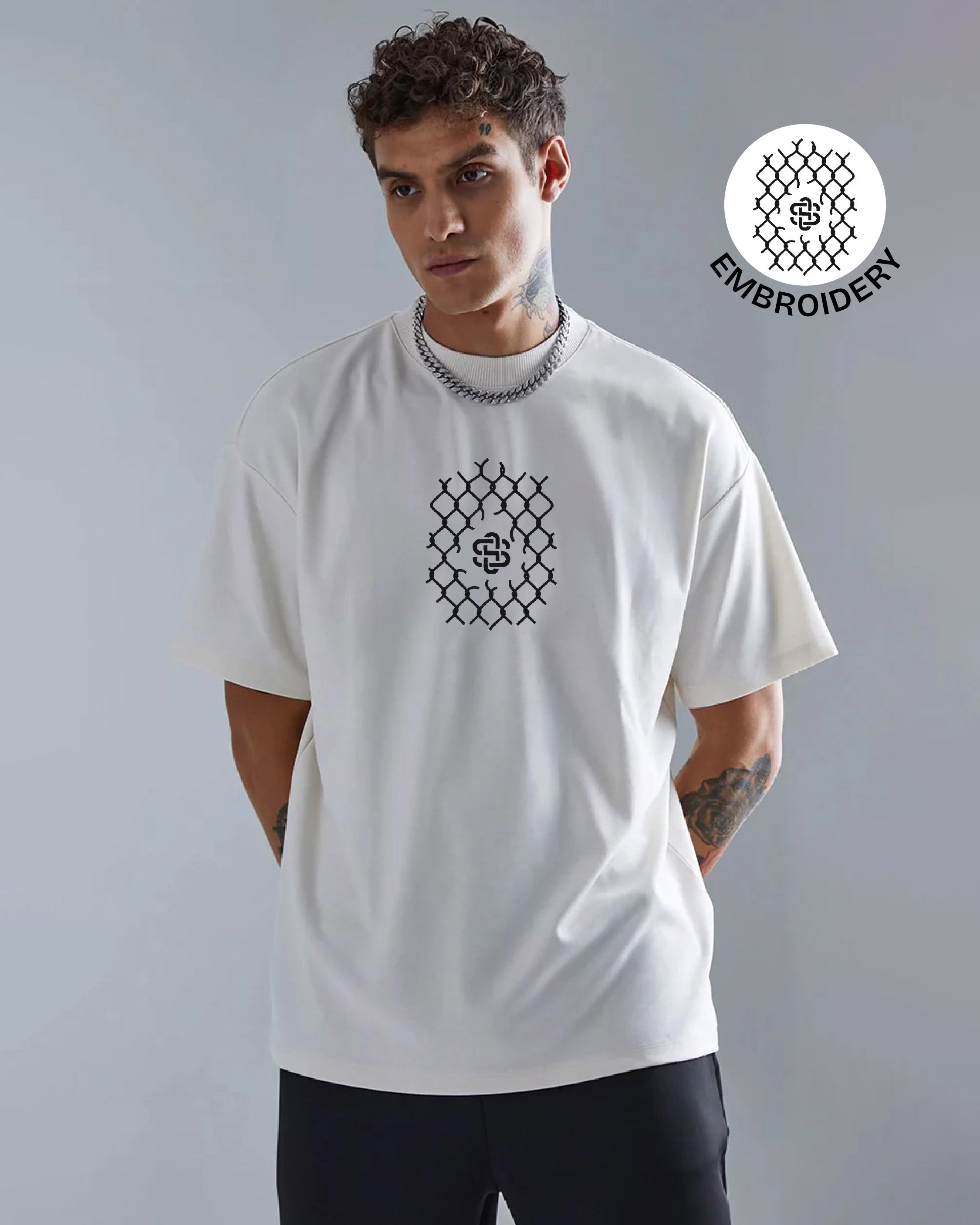 Styssor Chain Fence Embroidery White Oversized T-Shirt