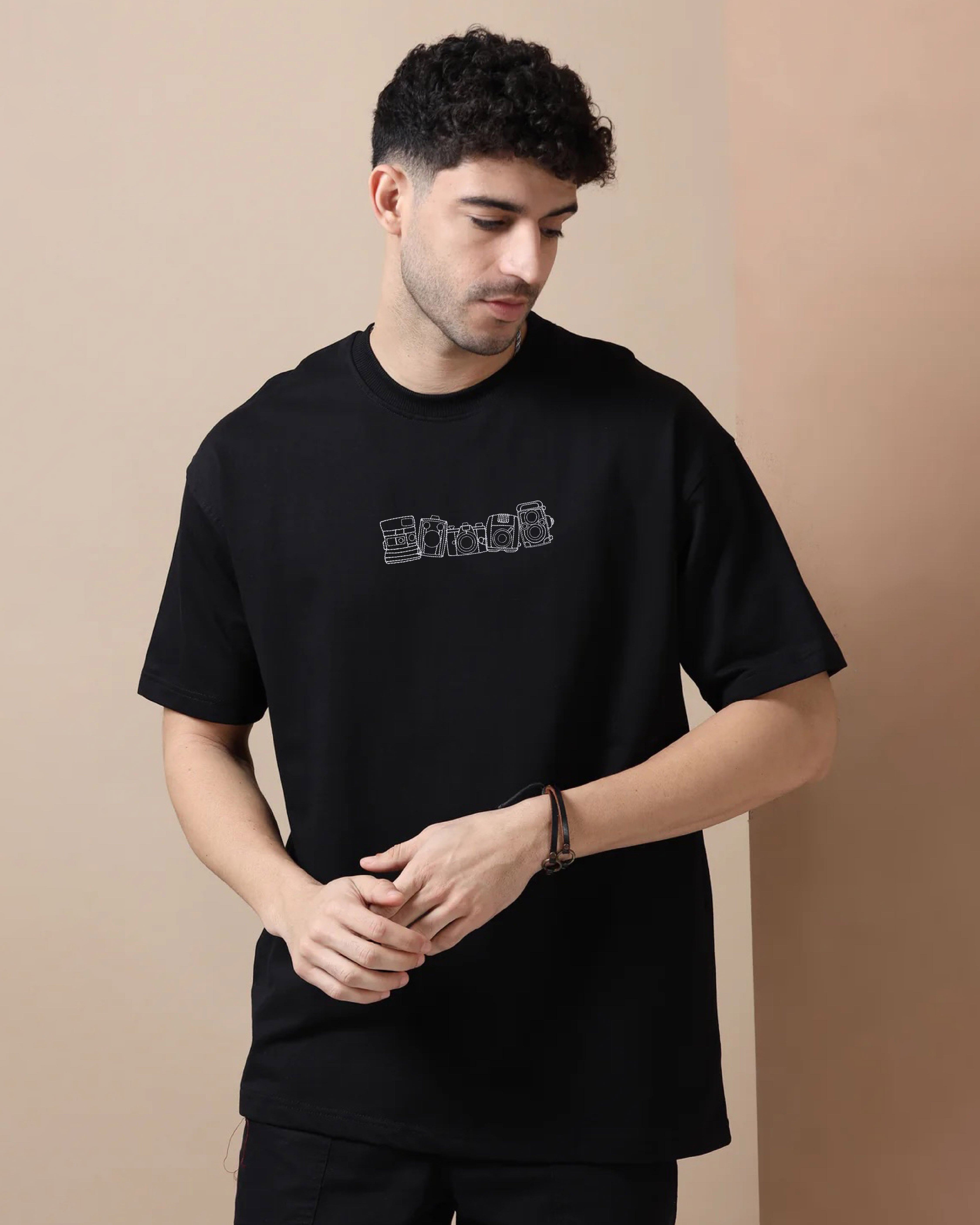 Vintage Camera Embroidery Black Oversized T-Shirt1